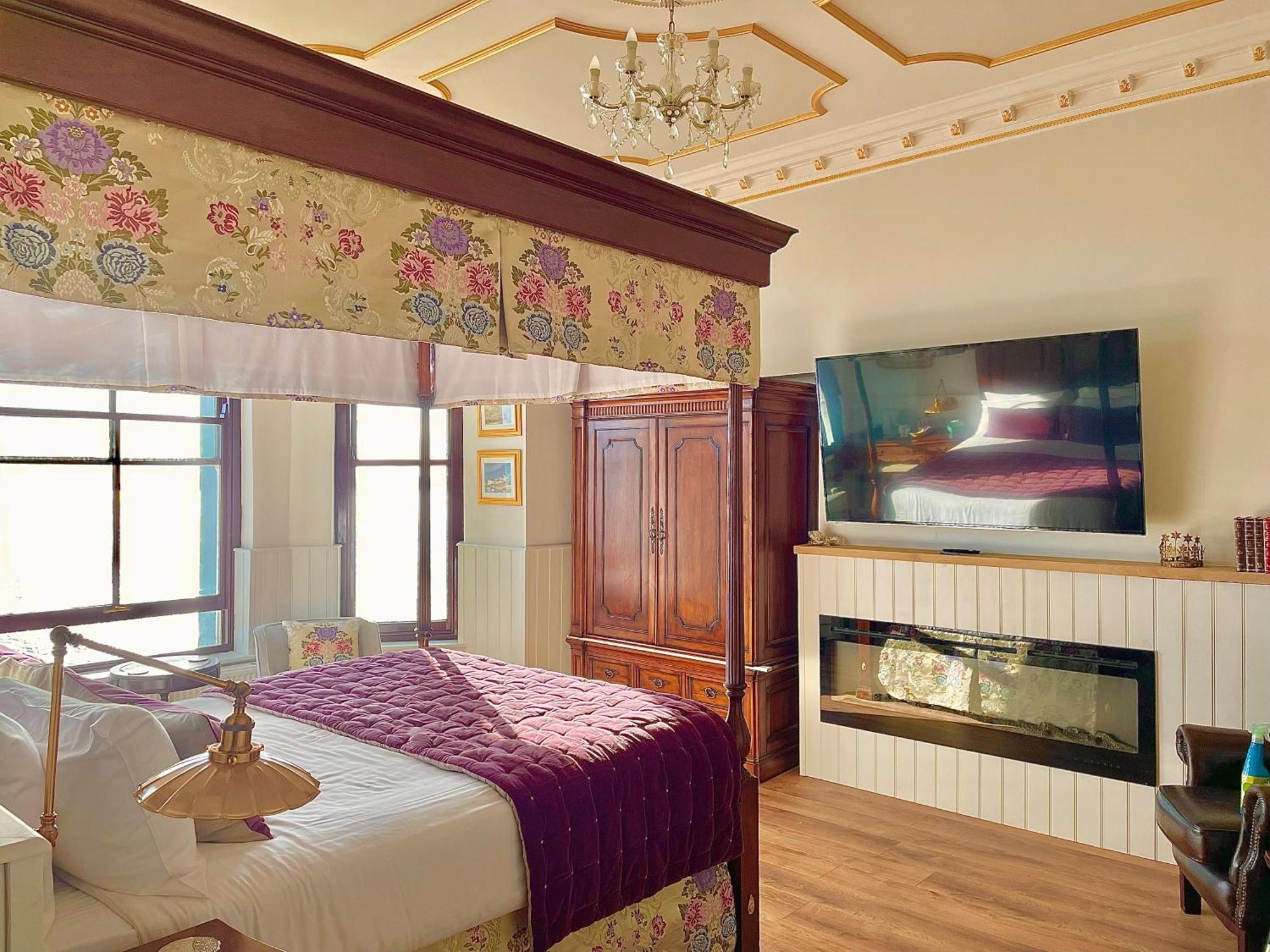No: 1 The Esplanade Guest Accommodation. 4* Тенби