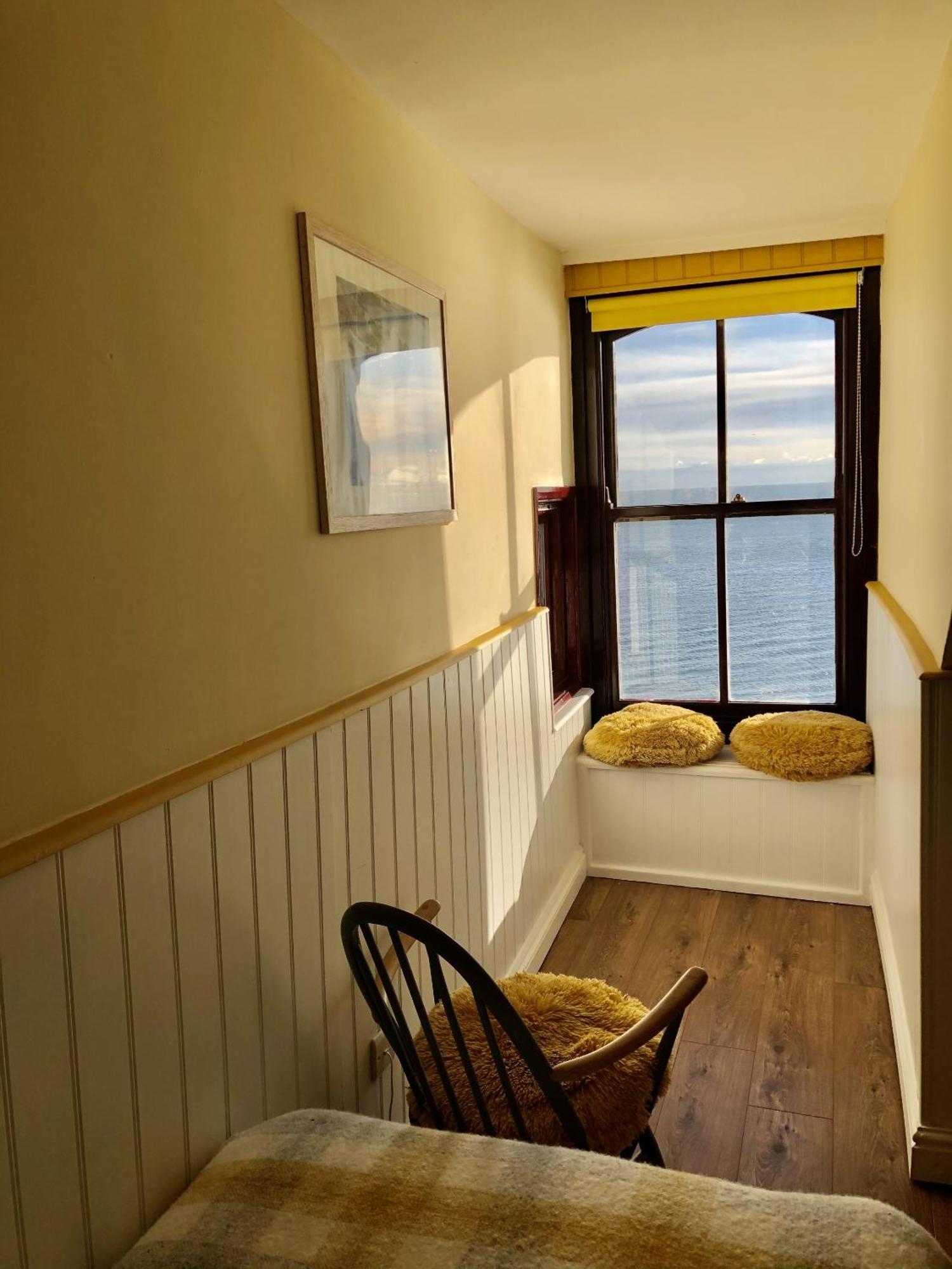 No: 1 The Esplanade Guest Accommodation. 4* Tenby