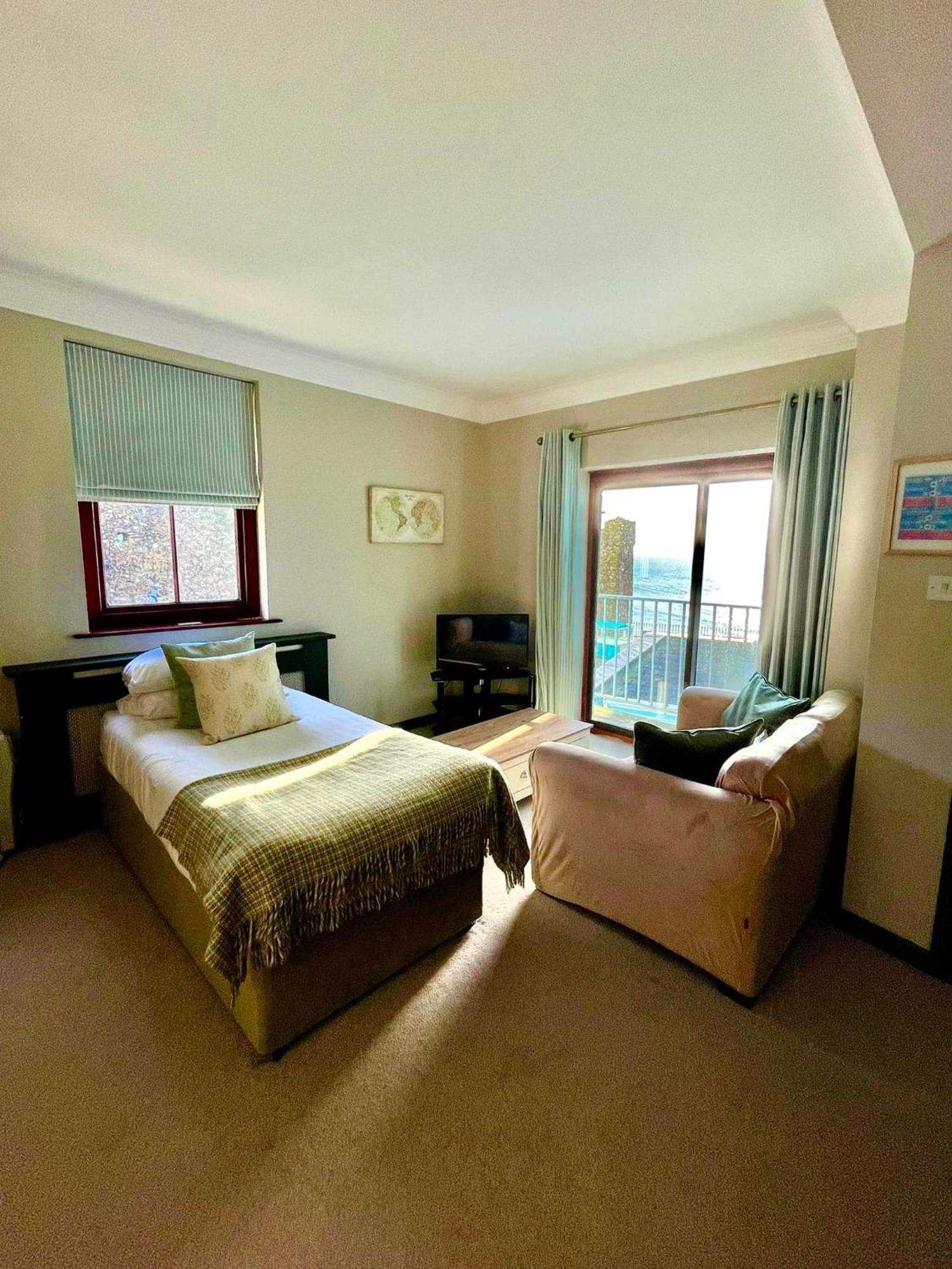 No: 1 The Esplanade Guest Accommodation.
