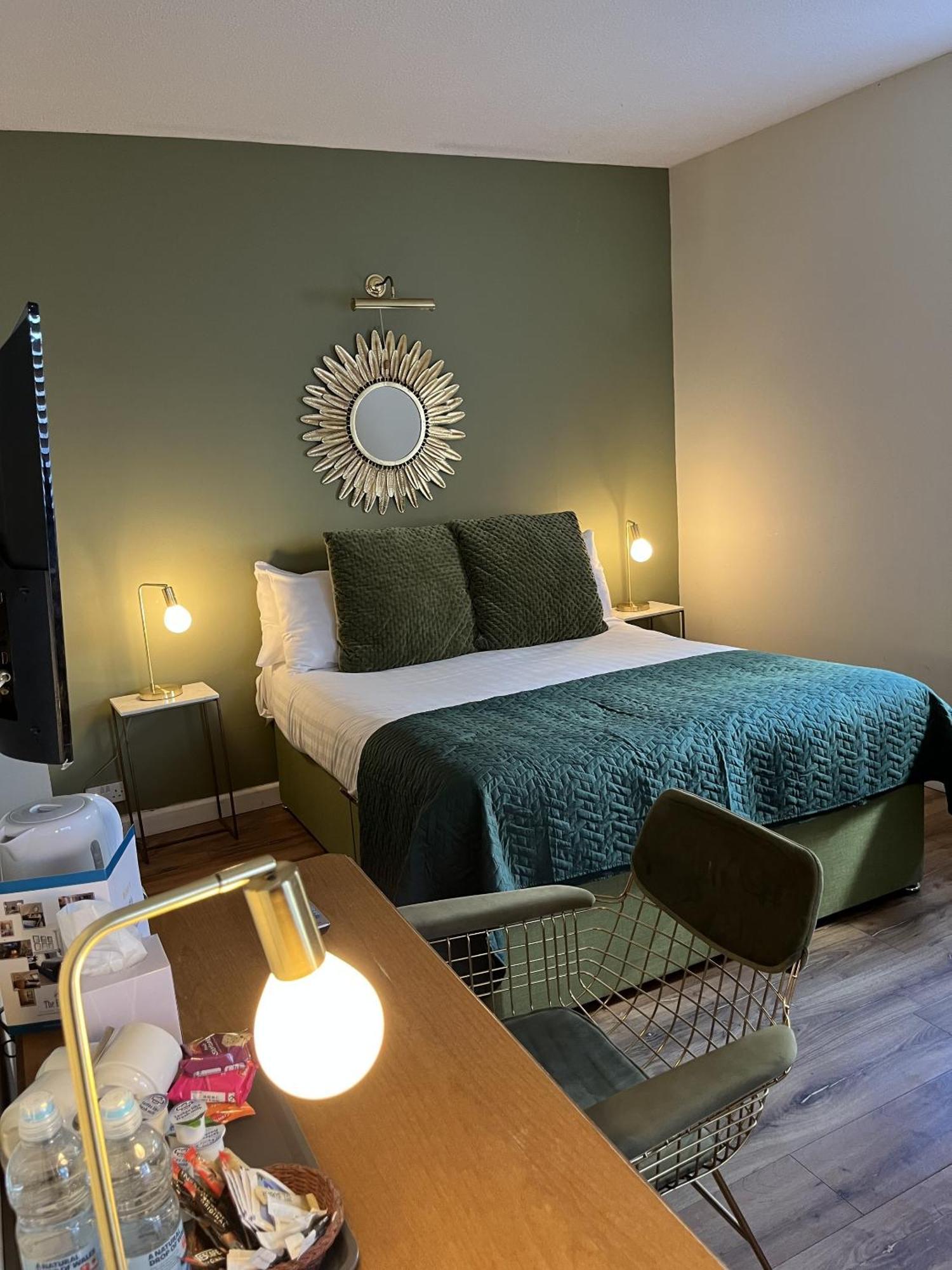 No: 1 The Esplanade Guest Accommodation. 4* Тенби
