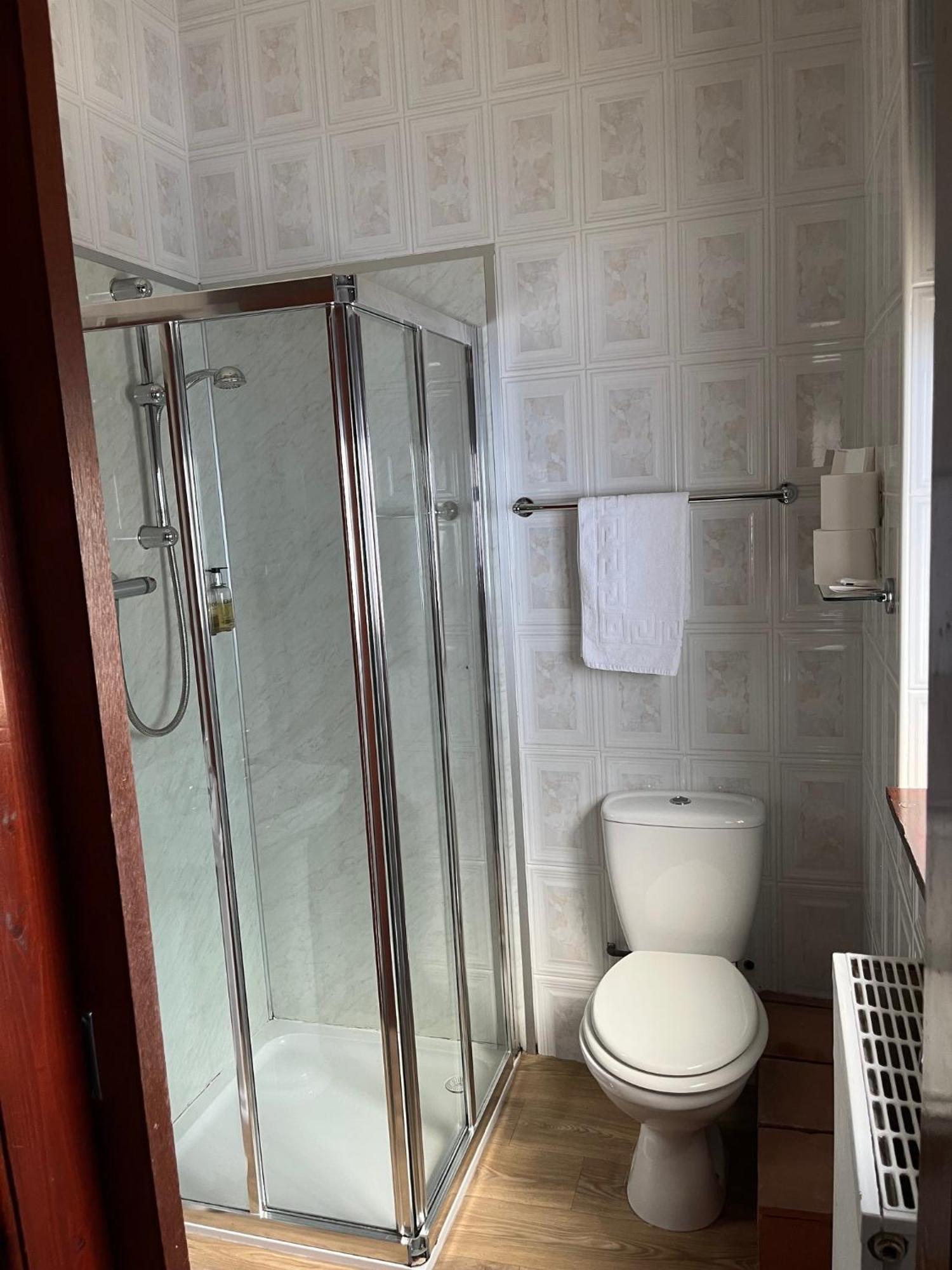Bed & Breakfast No: 1 The Esplanade Guest Accommodation.