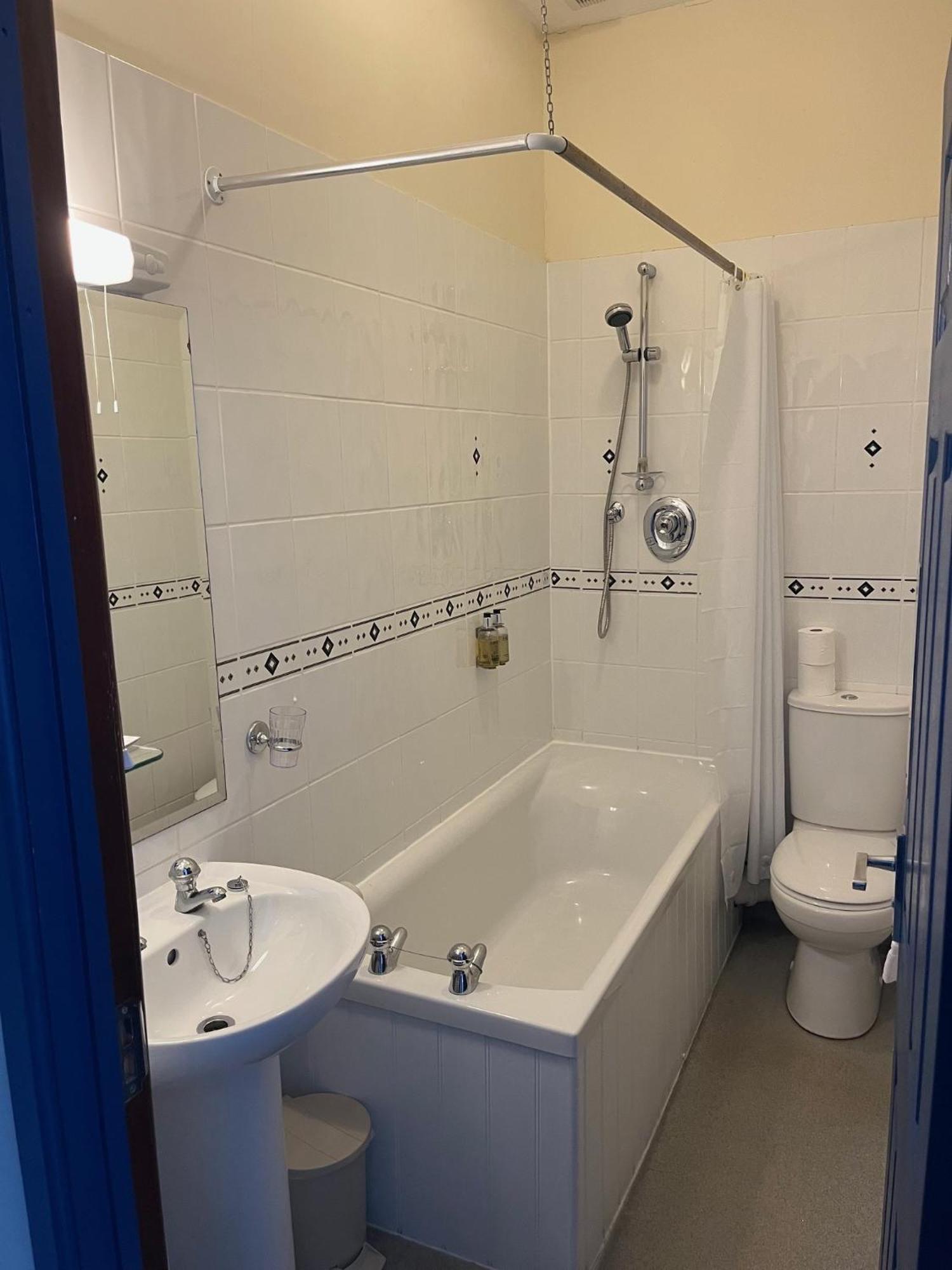 No: 1 The Esplanade Guest Accommodation. Bed & Breakfast United Kingdom